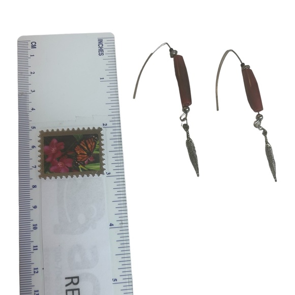 Red Horn Bead Earrings Silver Tone Feathers Handmade Native American Jewelry - Picture 4 of 4